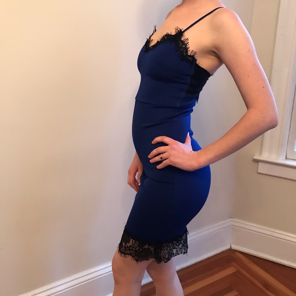 Sexy Bodycon dress with lace details size 00